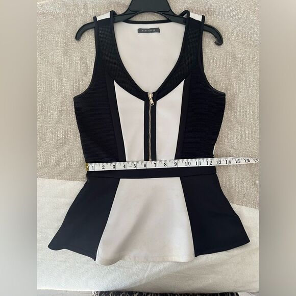 SUZY SHIER Black and White Business Formal Top - Picture 3 of 4